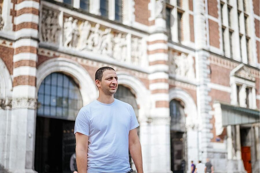 Amsterdam: Private Photoshoot in iconic locations - How to Use Your 10 Photos After the Shoot