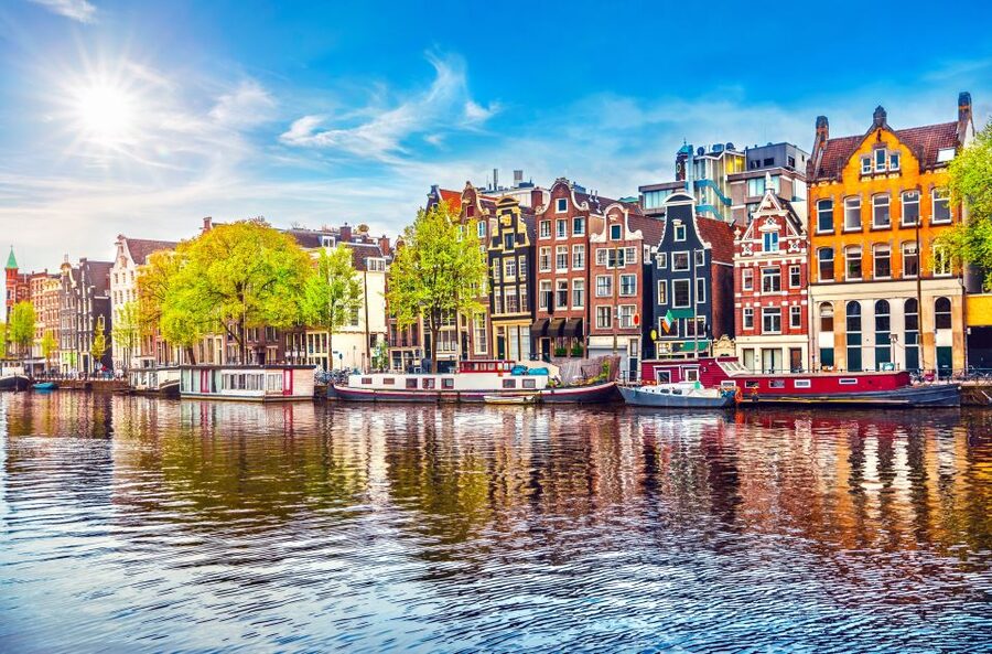 Amsterdam: Private Prosecco Canal Cruise Tour - What the skipper actually gives you, beyond “look left”