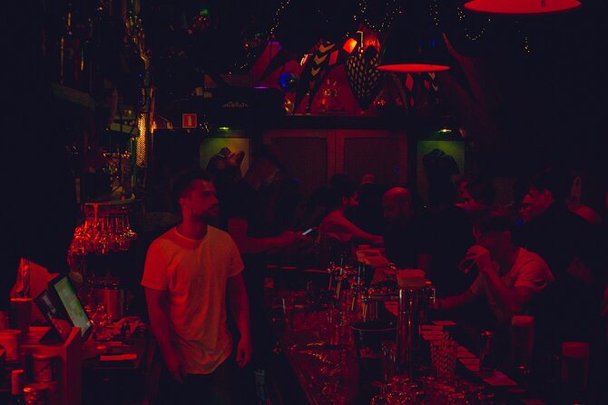 Amsterdam Private Pub Crawl in the City Center - Ending at Rembrandtplein nightclub: what to expect