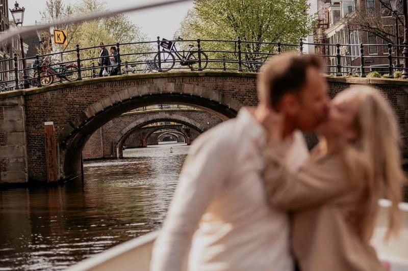 Amsterdam: Private Romantic Canal Cruise w. Prosecco/Snacks - Key things I’d plan for