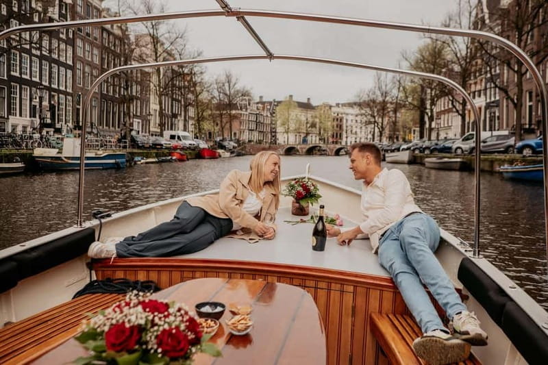 Amsterdam: Private Romantic Canal Cruise w. Prosecco/Snacks - FAQ