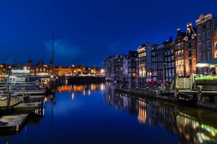 Amsterdam: Private Romantic Evening Boat Tour with Prosecco - Key points before you go
