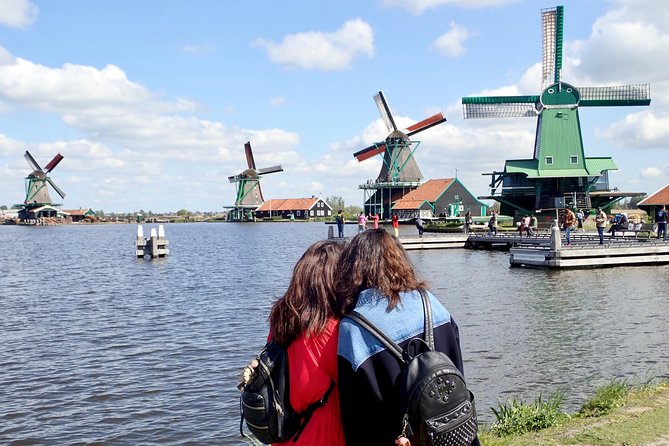Amsterdam private tour to windmills, cheese farm and villages - Simonehoeve cheese farm: tasting cheese and learning about wooden shoes