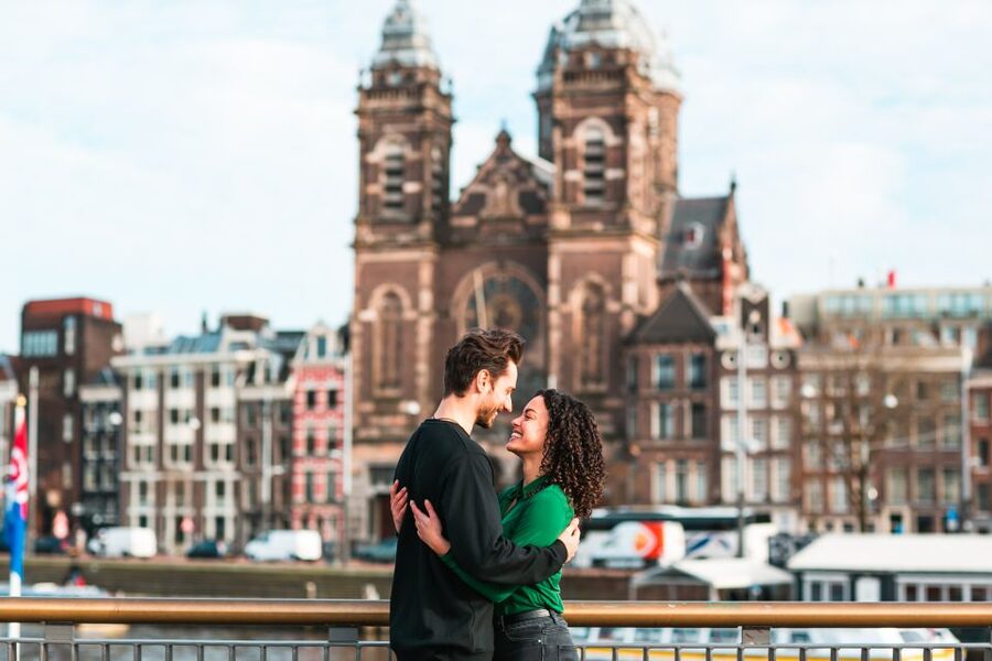 Amsterdam: Professional photoshoot at Centraal Station - Timing matters: how to plan your Amsterdam day around 30 to 45 minutes