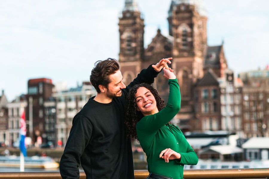 Amsterdam: Professional photoshoot at Centraal Station - Who this photoshoot suits best