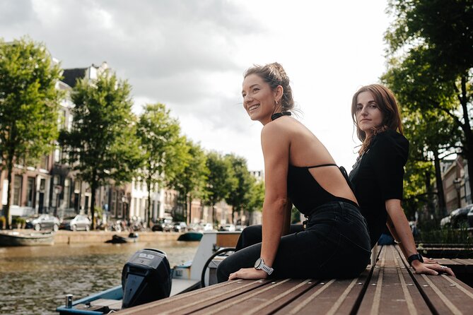 Amsterdam Professional Photoshoot at the Canals - How the 30-minute canal shoot really feels