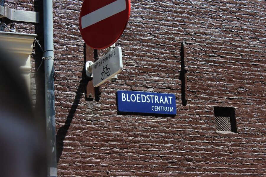 Amsterdam: Red Light District 1-hour Smartphone Audio Tour - Ons’ Lieve Heer op Solder: a chapel that changes your mental picture