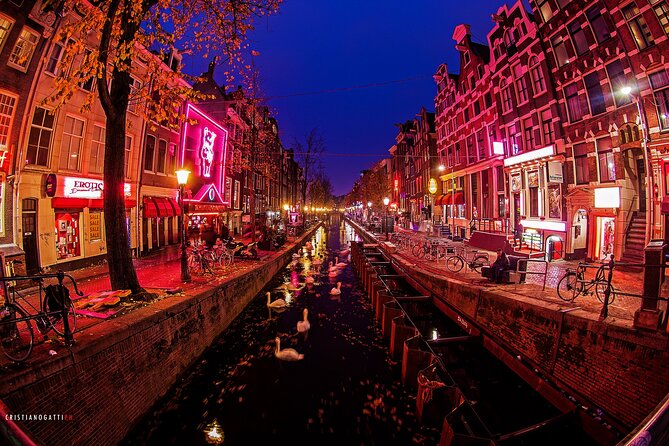 Amsterdam Red Light District and City Center Walking Tour - Waag: from city gate defenses to guild headquarters