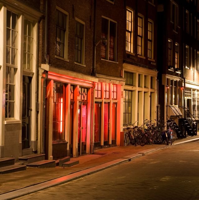 Amsterdam: Red Light District and Coffeeshop tour - A 2-hour walk through Amsterdams most talked-about neighborhood