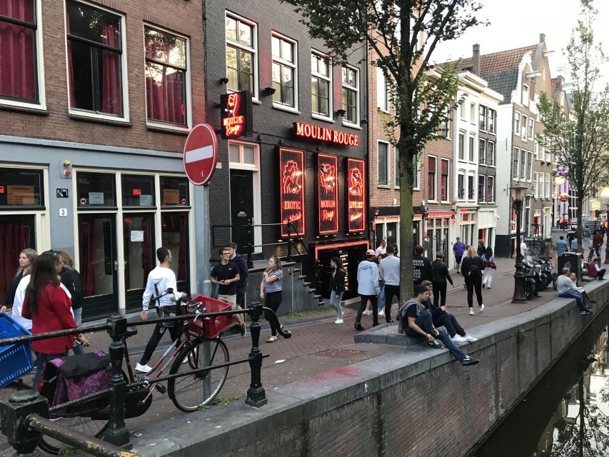 Amsterdam: Red Light District and Local Pub Tour - Key Things That Make This Tour Worth Your Time