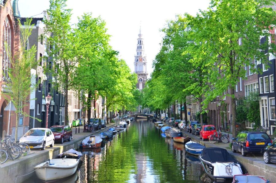 Amsterdam Red Light District and Old Town Walking Tour - Narrow Streets, Canal City Logic, and Why Walking Works Here