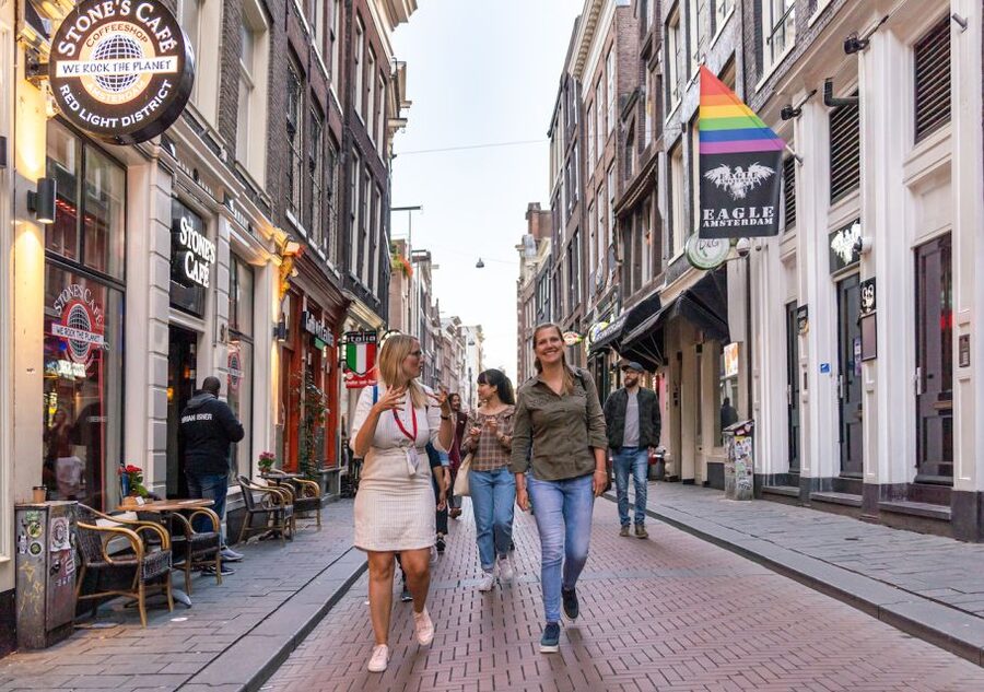 Amsterdam: Red Light District & City Tour German or English - The Red Light District Stop: What You’ll Learn and What to Expect