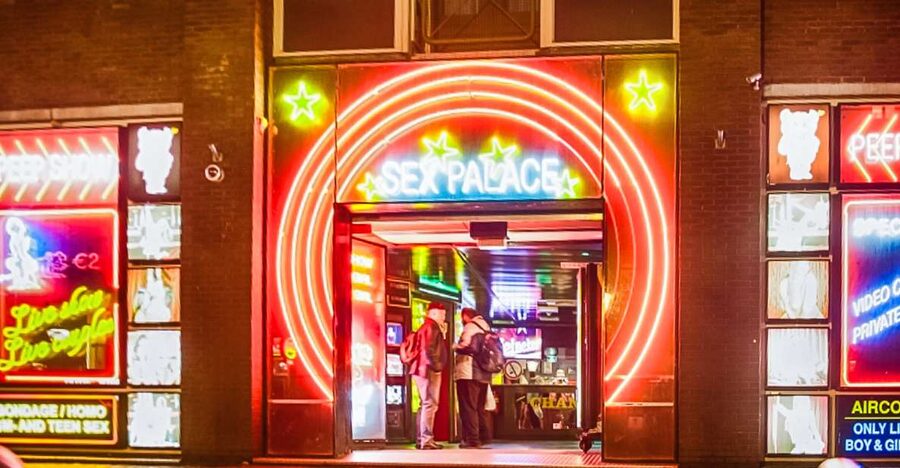 Amsterdam Red Light District & Coffee Shop Tour - Coffee shop culture stop: The Jolly Joker and the first coffee shops story