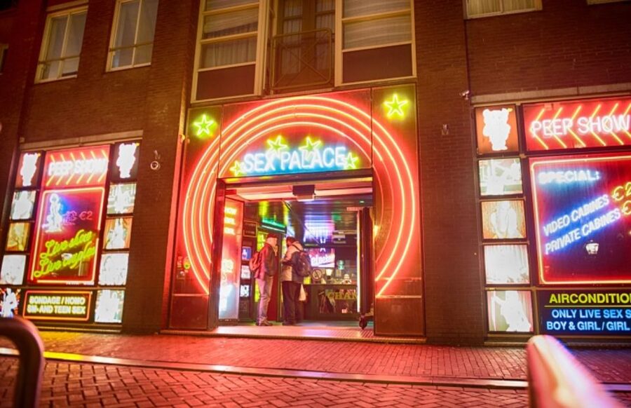Amsterdam: Red Light District Exclusive Night Tour - Oude Kerk and the Old Church Stop That Grounds the Night