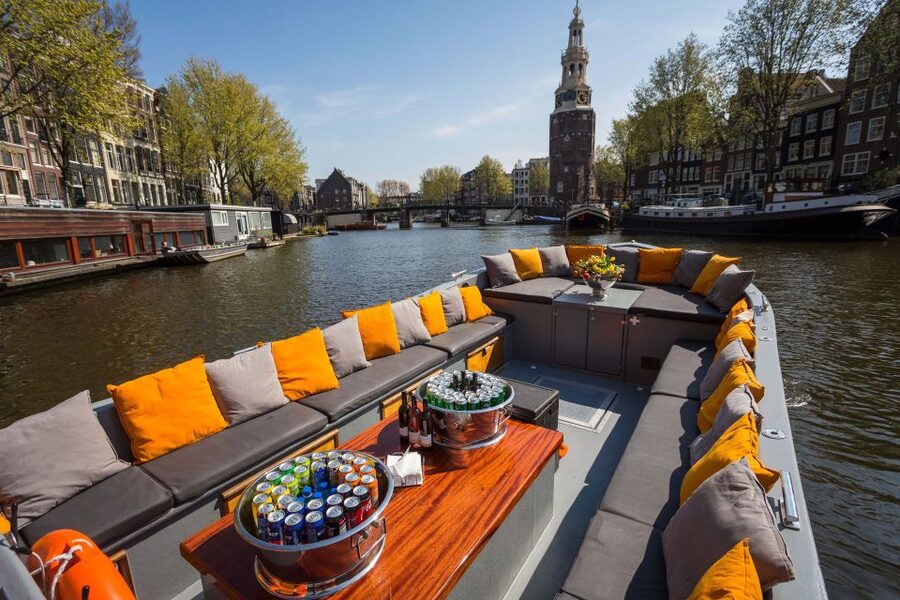 Amsterdam: Red-Light District Pub Crawl and Booze Boat Tour - Should you book it?