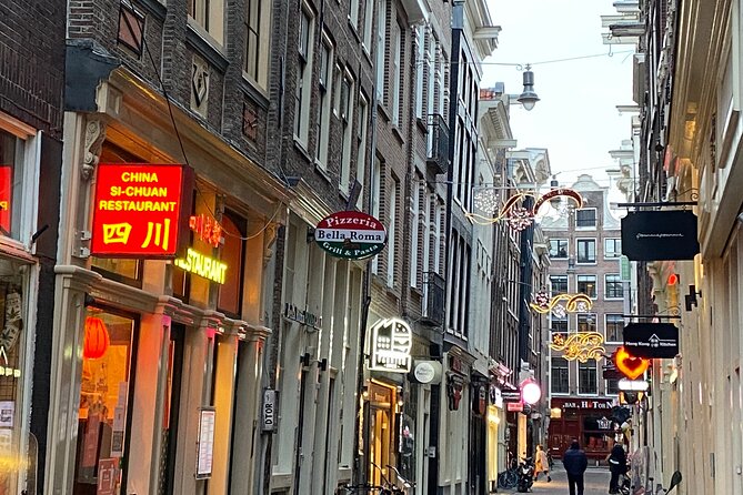 Amsterdam Red Light District: Serene and Other! - FAQ
