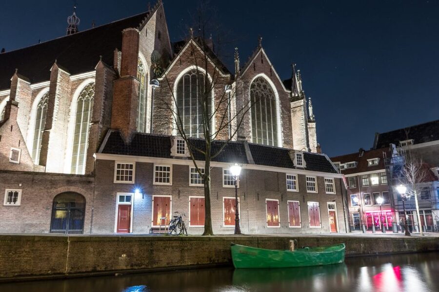 Amsterdam: Red Light District walking tour - A guided history of the district that stays tied to your route