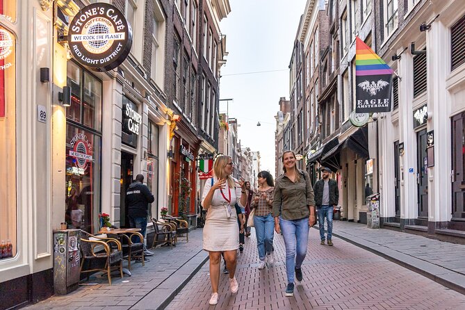 Amsterdam Red Light District Walking Tour in EN/DE/IT/ES - The first stretch: Red Light District orientation at street level