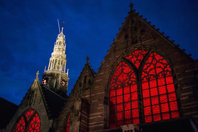 Amsterdam Red Light District Walking Tour in EN/DE/IT/ES - Oude Kerk area: the oldest building and the first-window glimpse