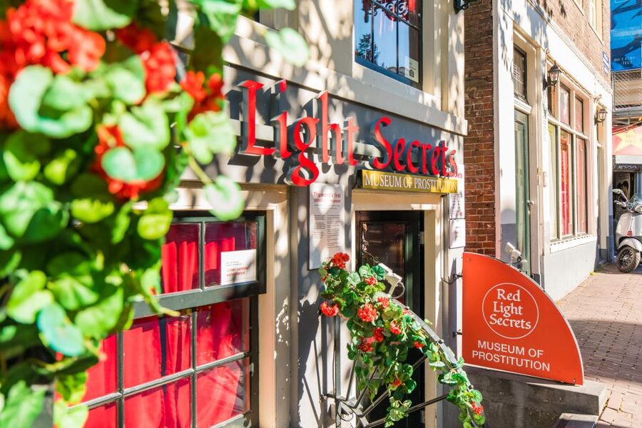 Amsterdam: Red Light Secrets Museum and 1-Hour Canal Cruise - Practical Tips to Make It Smoother