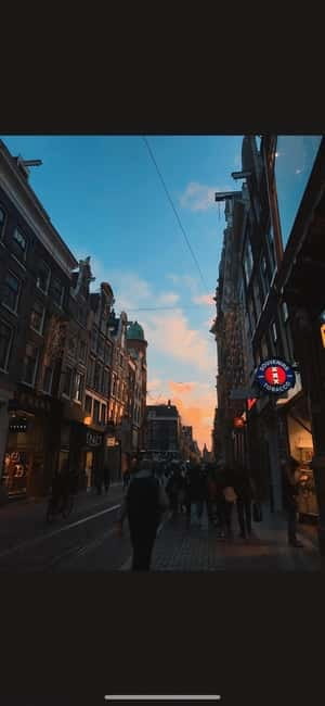 Amsterdam: Red light tour in German/English for groups of 4 people or more - Comparing Amsterdam and Hamburg without losing the plot