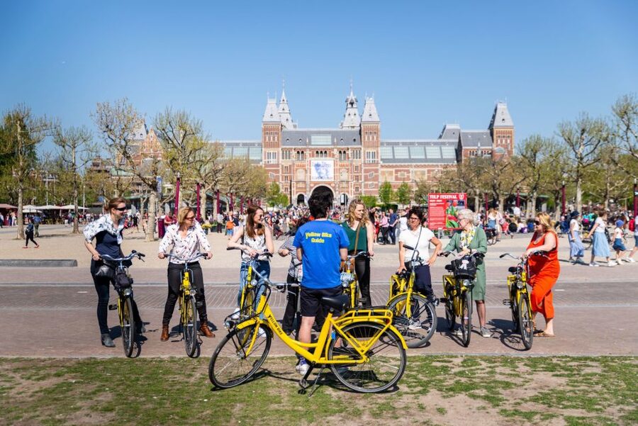 Amsterdam: Relaxed City Highlights Guided Bike Tour - Key things that make this tour special