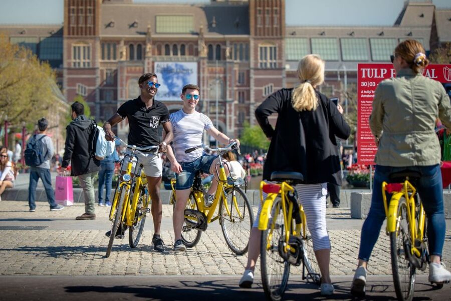 Amsterdam: Relaxed City Highlights Guided Bike Tour - A Two-Hour Highlights Loop That Feels Like a Local Walk, Just Faster