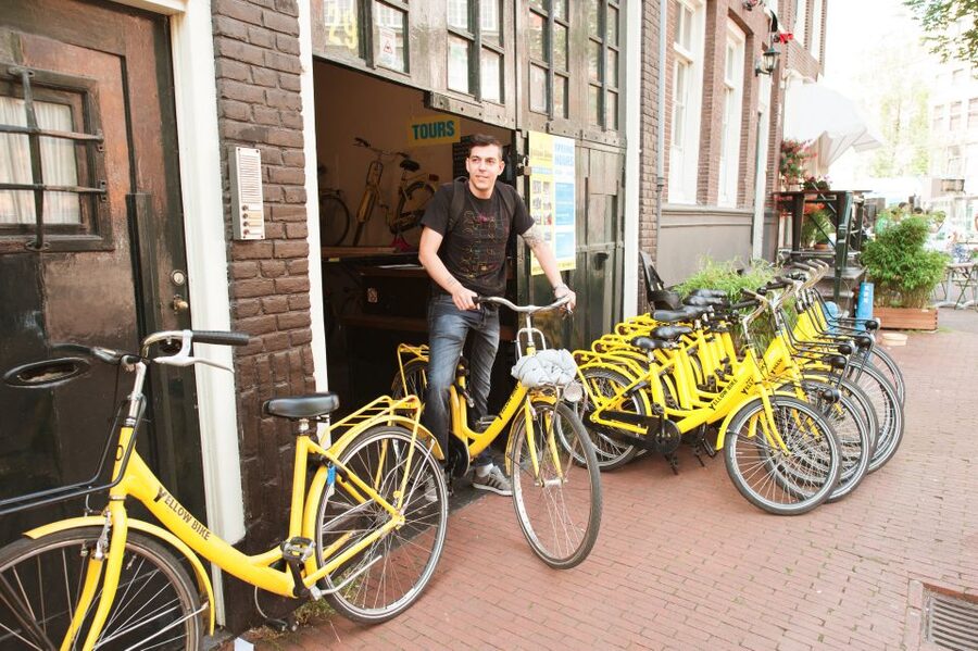 Amsterdam: Relaxed City Highlights Guided Bike Tour - Anne Frank Area Stop, Turning Landmarks Into Stories