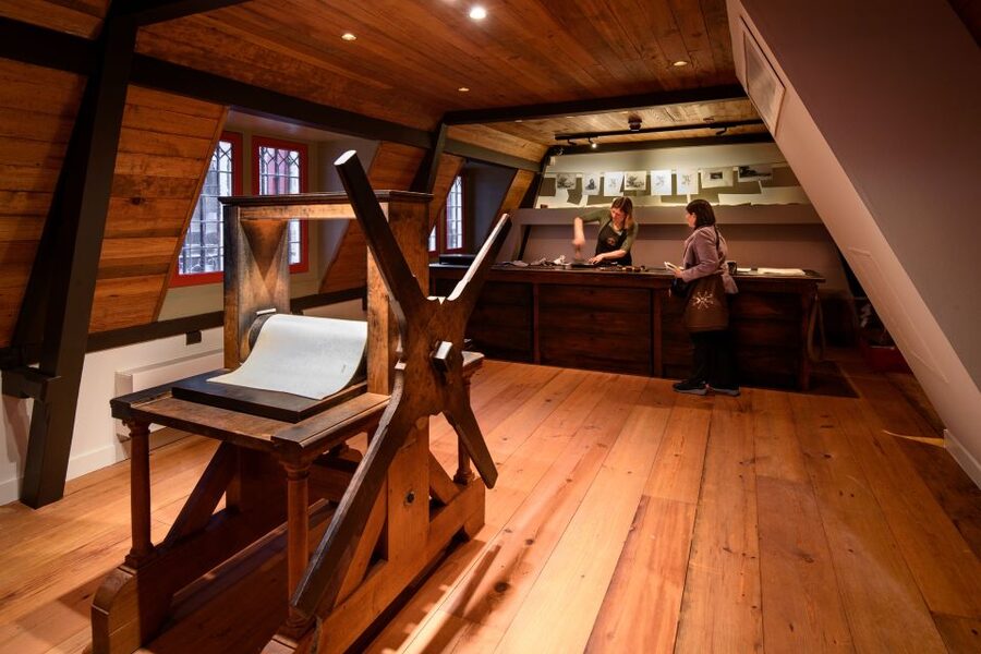 Amsterdam: Rembrandt House Museum Entrance Ticket - Accessibility and practical comfort in a stair-heavy home