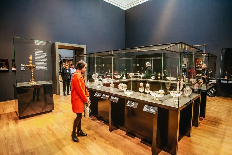 Amsterdam: Rijksmuseum Entry Ticket - The Night Watch hall: details, crowds, and live restoration