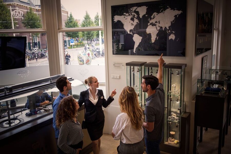 Amsterdam: Royal Diamond Experience - Royal artefacts and the collection outside Antwerp