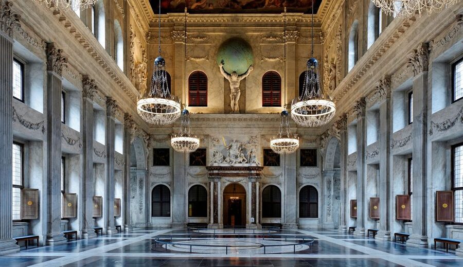 Amsterdam: Royal Palace Entry Ticket and Audio Guide - A palace still used for state visits: what that changes