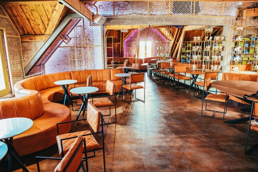 Amsterdam's Weirdest Museum: Believe It or Not! - How the 500 m2 Lounge and Top-Floor Dam Square View Pay Off