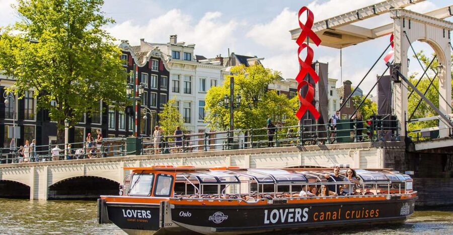 Amsterdam: Semi-Open Canal Boat Cruise - A semi-open solar boat, what that means for your comfort