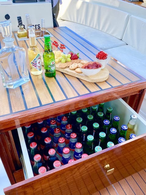 Amsterdam Small Group Canal Cruise inc Snacks/Drinks Winter - Key points worth knowing before you go
