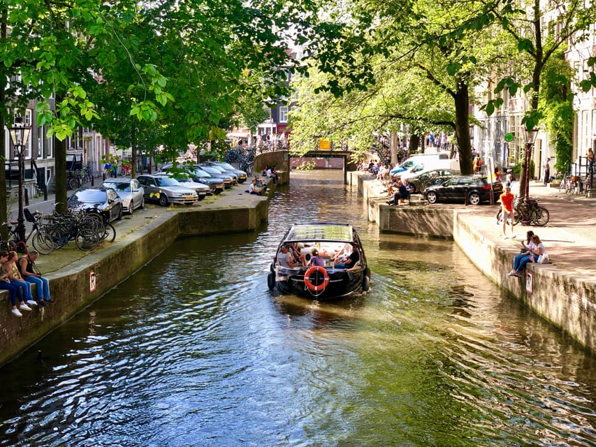Amsterdam Small Group Canal Cruise inc Snacks/Drinks Winter - Should you book the winter Amsterdam small-group canal cruise?