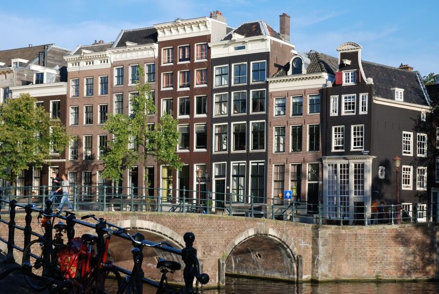 Amsterdam: Stedelijk Museum and 1-Hour Canal Cruise - Price and value: what $41 gets you for a museum plus a canal cruise