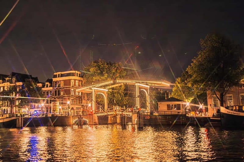 Amsterdam: The Bulldog Boat Smoke and Booze Cruise - Guides and the onboard vibe (including real names people recalled)