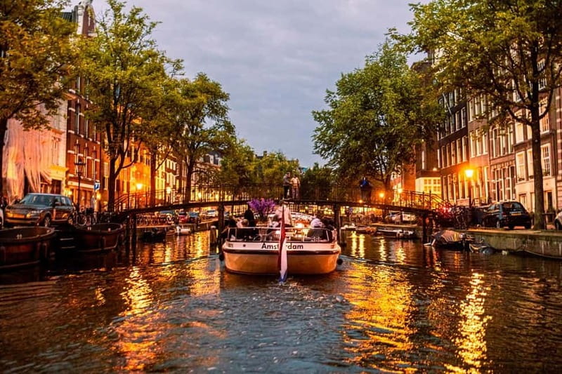 Amsterdam: The Bulldog Boat Smoke and Booze Cruise - Price and value: is $28 a good deal?