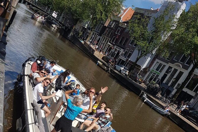 Amsterdam The Bulldog Boat Smoke Friendly Cruise + 2 drinks - Drinks, blankets, and how to stay comfortable