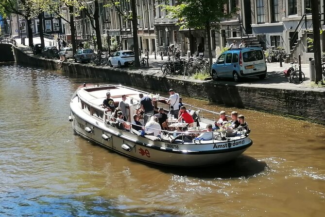 Amsterdam The Bulldog Boat Smoke Friendly Cruise + 2 drinks - Who this cruise is best for