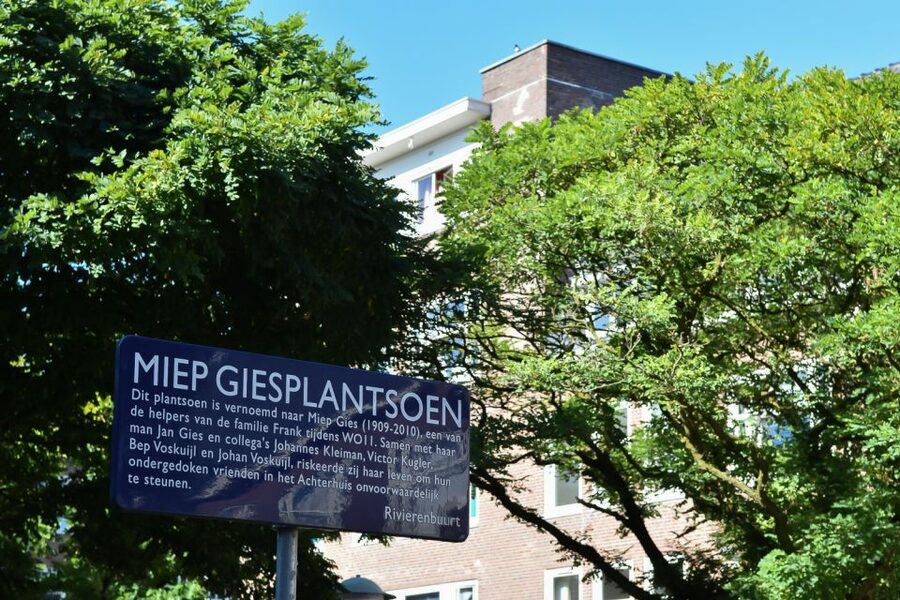 Amsterdam: The Life of Anne Frank Walking Tour - Seeing Miep Gies’ home area and the helpers behind the story