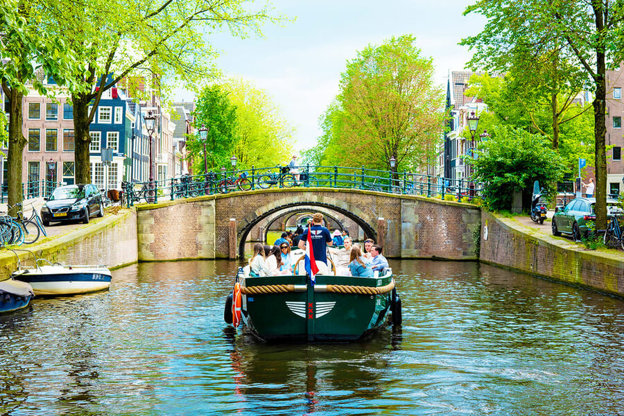 Amsterdam: The Newest Canal Cruise with Drink Option - What you’ll actually see in this one hour, in real order