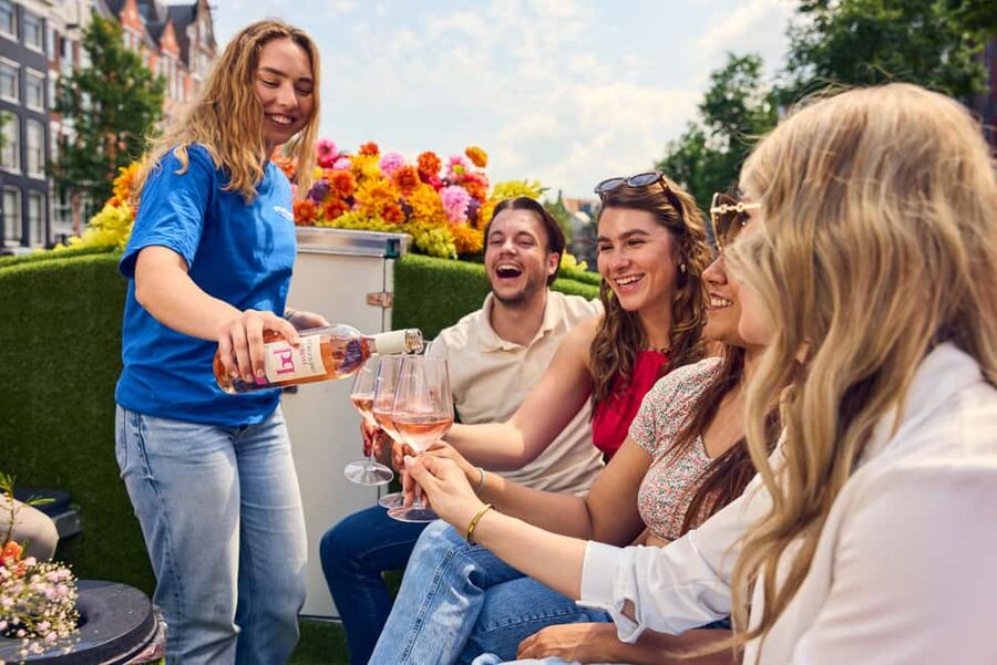 Amsterdam: The Original Flower Boat with Local Guide and Bar - The guide and the flower stories that make the cruise click