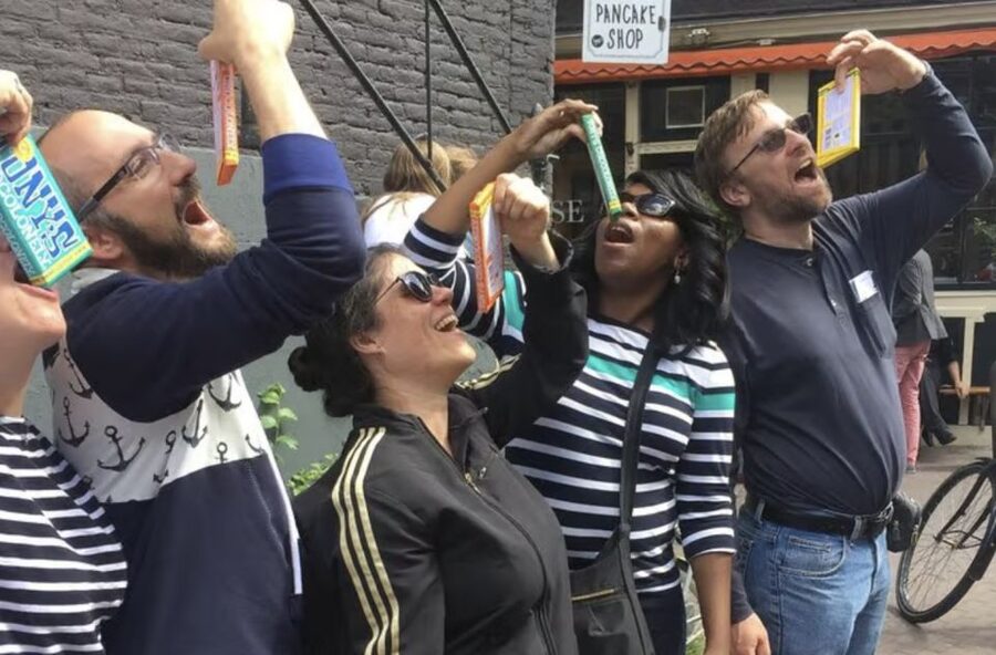 Amsterdam: The Story of History & Culture Walking Tour - How the guide keeps it fun and answers your questions