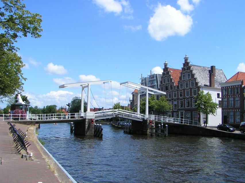 Amsterdam to Haarlem: Private Day-Trip Experience - Haarlem’s Canals, Courtyards, and Gabled Houses in Real Walking Time