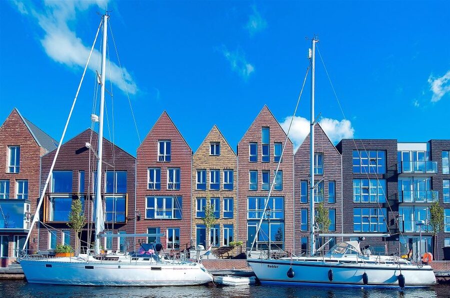 Amsterdam to Haarlem: Private Day-Trip Experience - Shopping Streets and Off-Route Stops That Make Haarlem Feel Like Yours