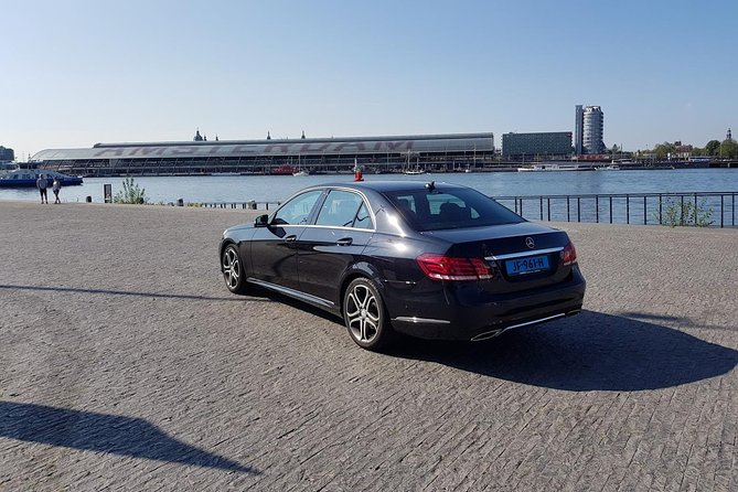 Amsterdam to Schiphol Airport Transfer Comfort & service. - Who this Amsterdam to Schiphol transfer suits best
