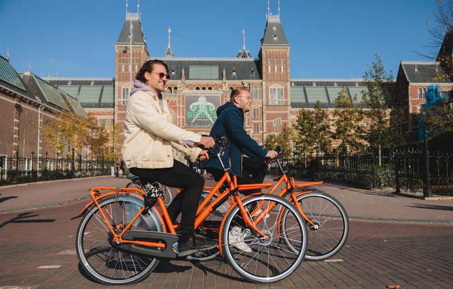 Amsterdam: Top Highlights Guided Bike Tour EN/DE/ES/FR/IT/CN - Vondelpark: A Green Pause Right in the Middle of It