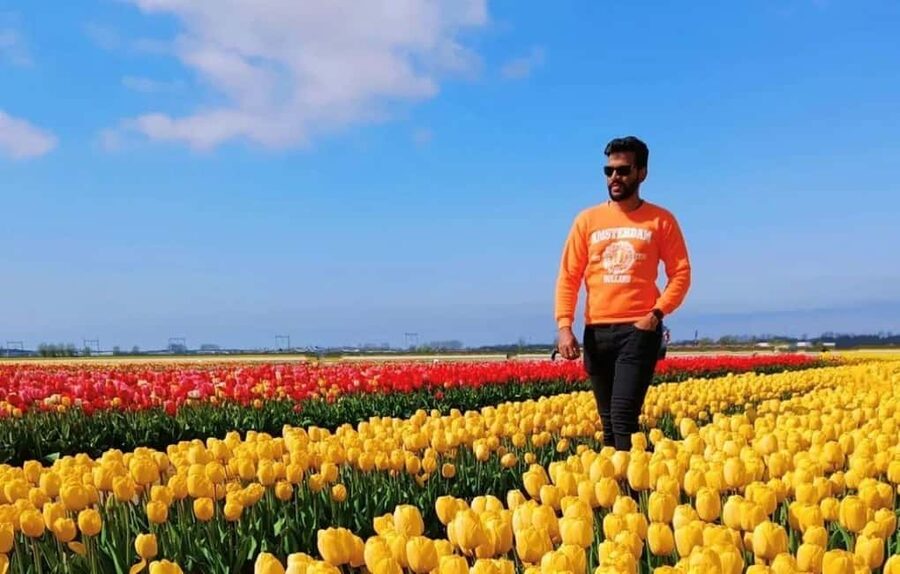 Amsterdam : Tulip Wonderland Tour - Rainy Day Reality: Shoe Covers and Photo-Friendly Comfort